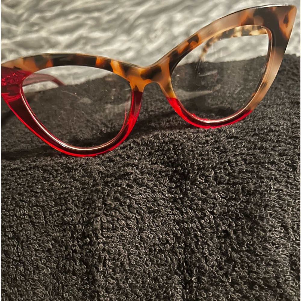 Beautiful new tortoise red frames